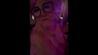 pure-vicky: Vicky an Silvester völlig geil an der Stange!!!
