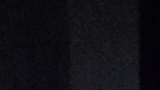 Ich versohle mir den Hintern und stelle mir vor, es wäre deine Hand (Mimi-613)