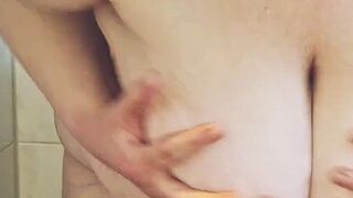 Heißes Tittenplay (Miamolly06)