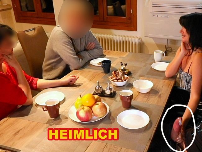 Alexalexandria verführt jungen Kerl beim Essen