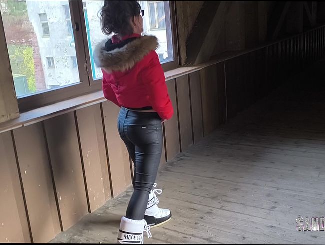 Sandy4Love: Lederhose+Moonboots+Superdry Winterjacke
