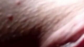 Mein 1. Mal Masturbieren mit Stöhnen [SinaKitzler]