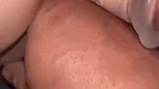 DieSexyMilf liebt den doppel Orgasmus