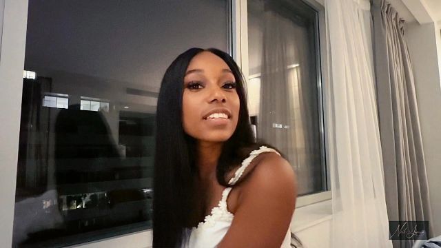 Nicki-Jenna liebt das Sperma schlucken