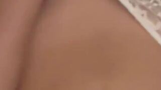 Sophiegirl18 befriedigt sich mit Sex Spielzeug
