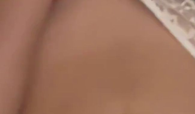 Sophiegirl18 befriedigt sich mit Sex Spielzeug