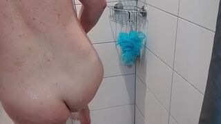cornelia Nylon will mit dir duschen