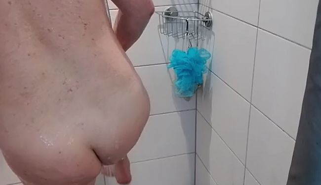 cornelia Nylon will mit dir duschen