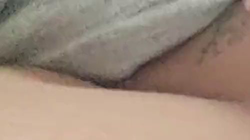 Lyra69 squirtet ganz allein