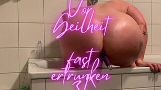 Elisa92 kommt extrem heftig beim Orgasmus