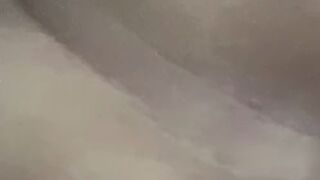 ellli97 zeigt ihre dicken Titten
