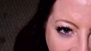 Risiko Blowjob im Fahrstuhl mit Petra1992