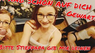 Tiny Emily will das Sperma vom Stiefpapa