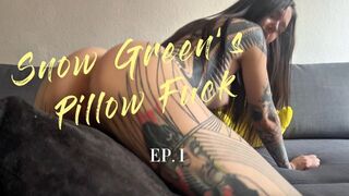 Kissen Fick von der geilen Snow Green