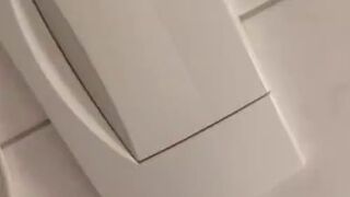 [cenir77] Ich reibe meine Titten mit Gleitgel ein