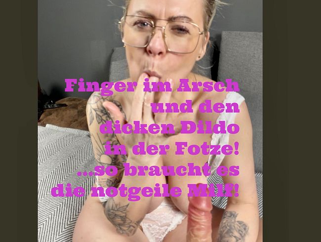 Uschi BAVARIA wird anal gefingert beim Ficken