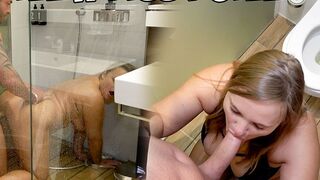 Teen Girl auf der Toilette abficken mit Andy-Star