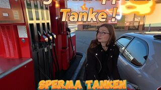 Geiler Luder lässt sich an der Theke abschleppen (TinyEmily)