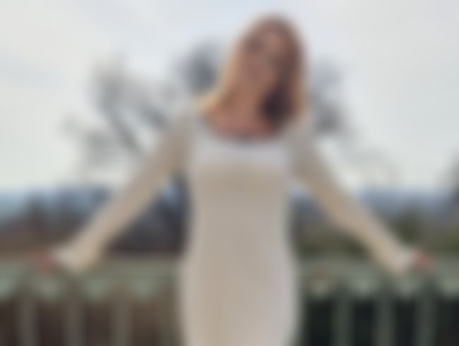 Sofie Hot zeigt sich nackig