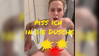 UschiBAVARIA pinkelt in die Dusche