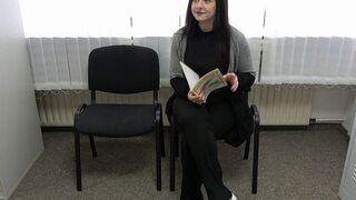 Krankenschwester EmmaSecret findet bei der Untersuchung Sperma