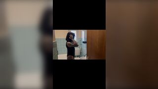Chaya-Mila will Sex nach dem Feiern
