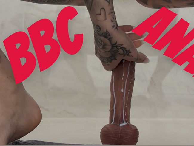 Inkedgirl99 squirtet beim ersten BBC Fick