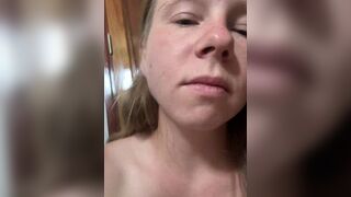 sweet_lucy96 - Ich fingere mir die Muschi im Bad