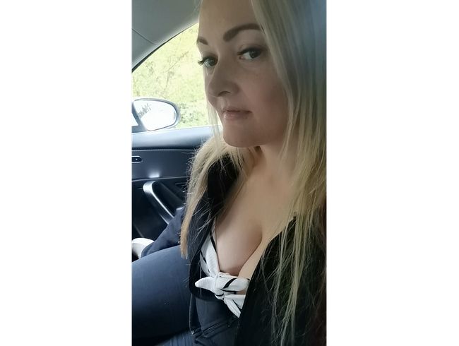 Pannendienst bekommt einen Blowjob am Waldrand von Alex-Blond