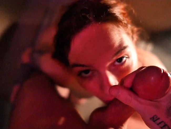 Solofick unter der Dusche! Ice-Foxy wird geil überrascht