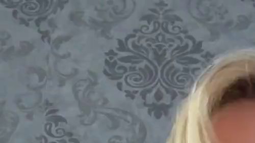 Dirty Talk von DominatrixDajana mit Fläschchen