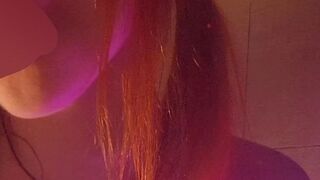 [IceFoxy] Voller Genuss in die Dusche pissen