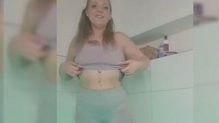 Leggingspiss im Whirlpool @ Anna-Lustig