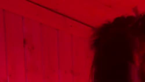 Ich ziehe blank in der privaten Sauna mit SpicyJenny