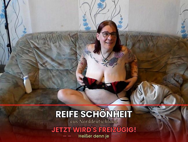 Sandra Sonnenschein zeigt ihre weiblichen Reize mit 54