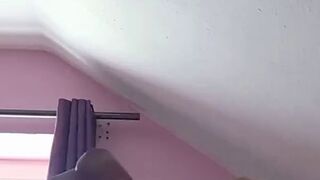 Sweet_Jennifer ist direkt in Sex Stimmung