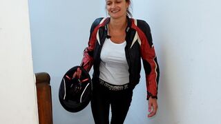 LettyBixx: Beim Motorradfahren werde ich immer feucht