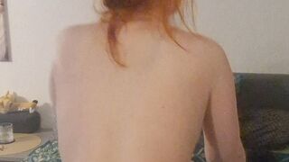 Gilera-Babe - Titten zeigen im Netz! Hoffentlich sieht mein Lehrer das nicht