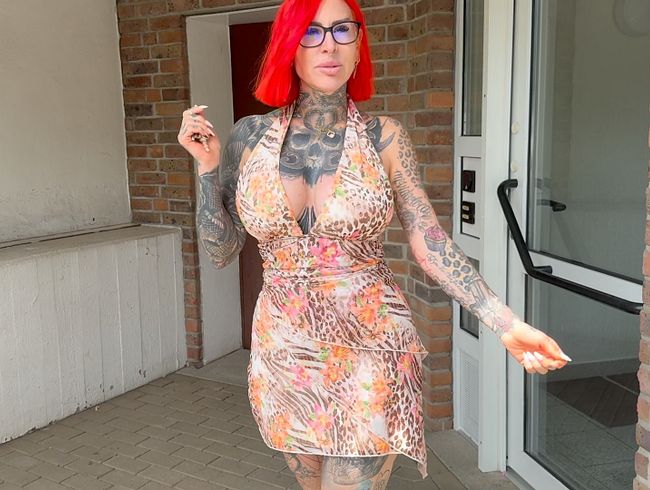 Nachbarsbubi bekommt einen gratis Fick bei der Milf von nebenan (Cat-Coxx)