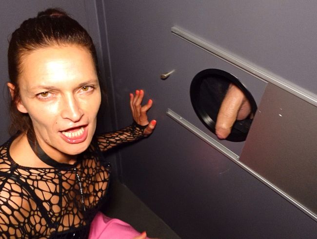 Letty_Bixx bei ihrer ersten Gloryhole Session