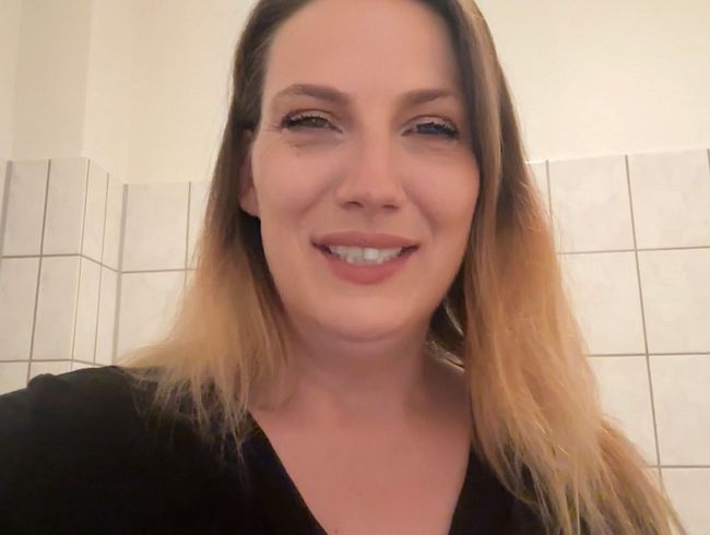 (Julia-Winter) Wartezeit mit einem Klo Solo überbrücken