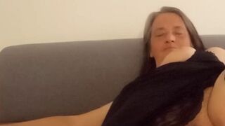 [Eva-Pur] Reife Frau in Reizwäsche verführt dich