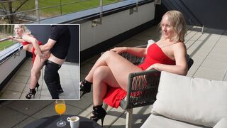 Kellner fickt LucieBavarina public und alle können zusehen