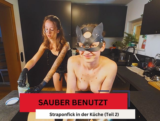 LolaPrive beim Strapon Fick mit der Freundin