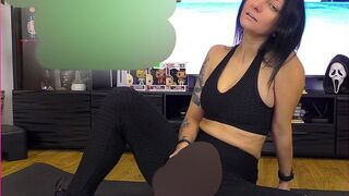 Leggings zu eng? LAILA BANX muss das Workout abbrechen