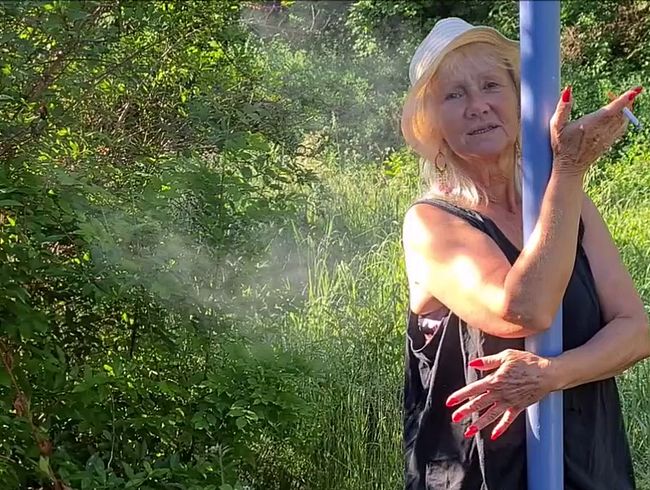 ibizalady treibt es gerne draußen
