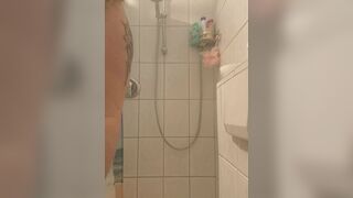 BigBoobs_Bambi möchte eingeseift werden