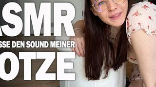 Emmi-Hill zeigt ihre schmatzende Muschi