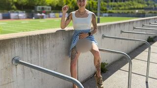 Jenny_Stella bumst gerne mal mit dem Berufsschüler