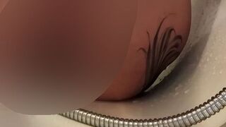 AmaraSecret: Pussy mit Wasser füllen und alles rausspritzen